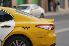 Яндекс Такси удвоит чаевые водителям в Международный день таксиста