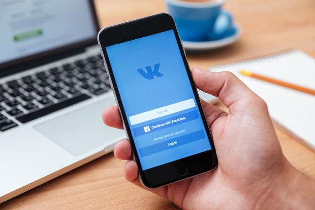 ВКонтакте разрешил рекламу криптовалют
