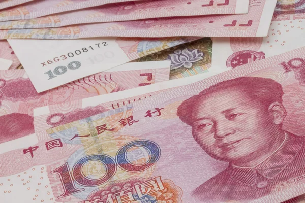 Глобальные расчеты в юанях росли быстрее других валют в ноябре
