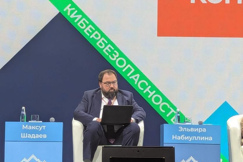 Новые меры борьбы с телефонным мошенничеством назвал глава Минцифры РФ в Екатеринбурге 