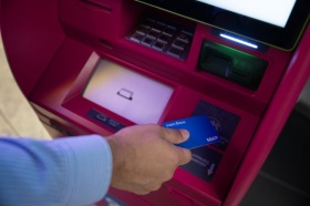 Ozon Банк установил первые собственные банкоматы