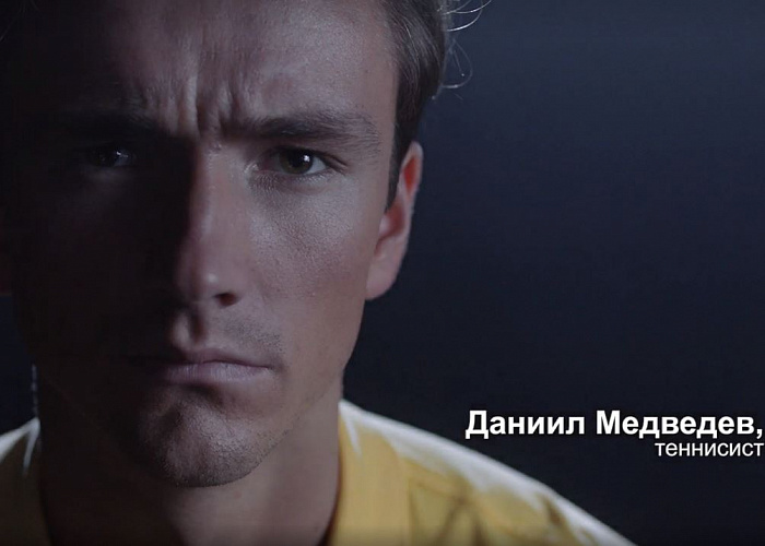 Тинькофф запустил новую рекламную кампанию с Даниилом Медведевым