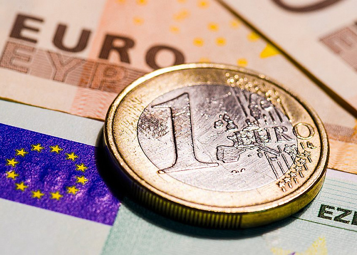 Евро отметит свой двадцатый юбилей