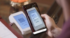 Клиенты Сбера могут ездить в Индию без наличных