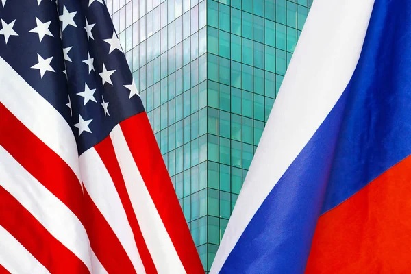 Российские банки отреагировали на санкции со стороны США и Евросоюза