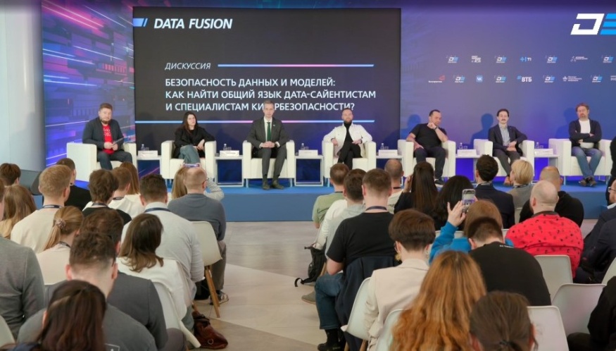 Мошенники используют ИИ для создания дипфейков, которые очень сложно отличить от оригинала Мошенники используют ИИ для создания дипфейков, которые очень сложно отличить от оригинала