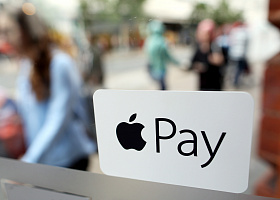 Крупные банки подключили карты Мир к Apple Pay