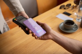 «Т-Банк» реализует бесконтактную возможность оплаты, аналогично с Apple Pay