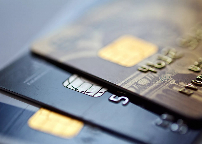 Выдачи кредитных карт в июле выросли в два раза