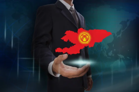 Банки Кыргызстана временно ограничили денежные переводы в Россию