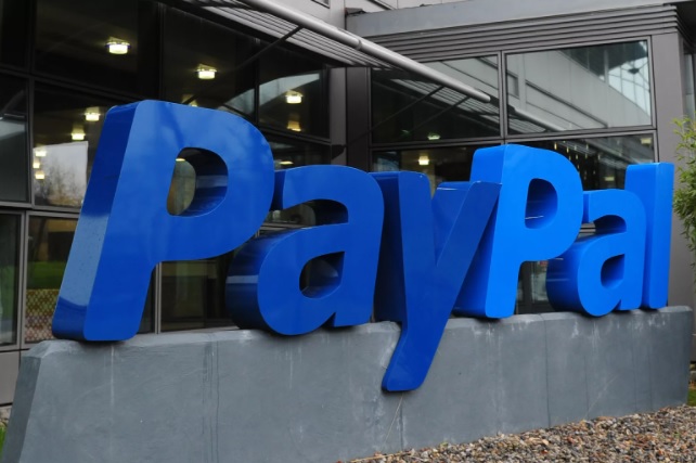 PayPal планирует покупку криптовалютных компаний