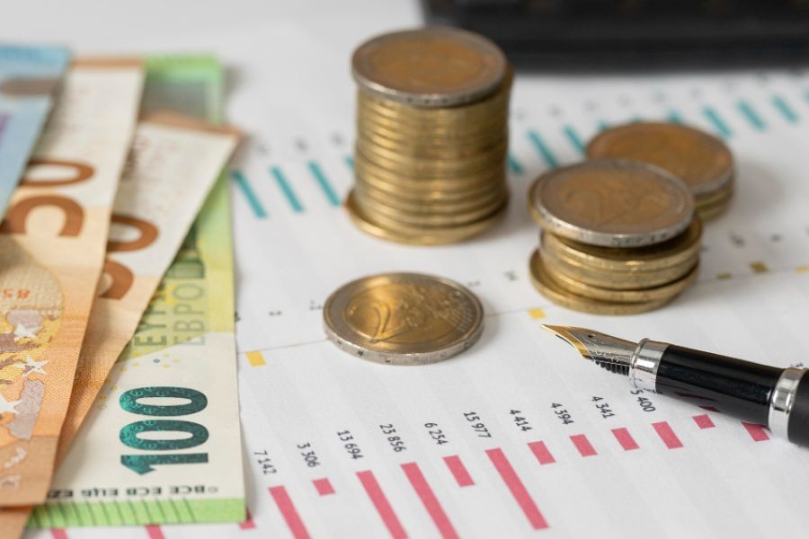 Валютные вклады россиян сократились на 6,8%
