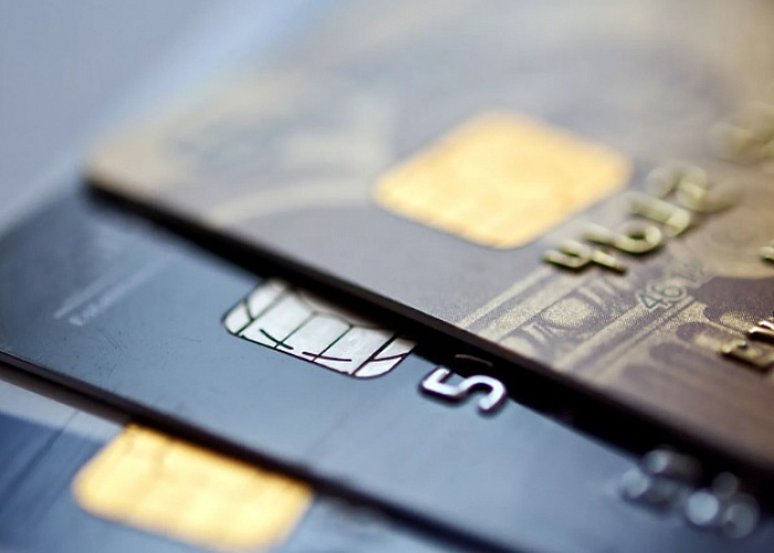 Доля «карточных» кредитов с просрочкой за год снизилась до 9,5%
