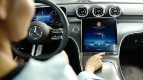 Mercedes-Benz внедряет биометрическую платежную функцию в своих автомобилях