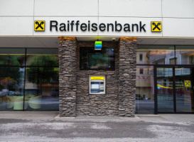 Raiffeisen Bank International сократил доходы в России