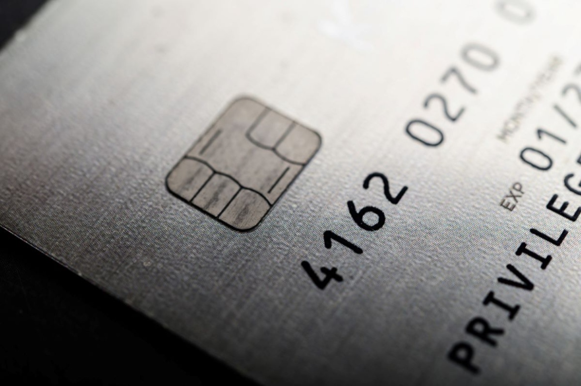 Отмена льготы по НДС при обслуживании карт не даст роста цен этих услуг