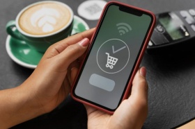 Сбербанк анонсировал оплату с помощью iPhone на своих терминалах