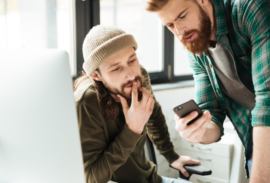 Число атак мошенников с использованием фейковых аккаунтов известных лиц увеличилось в 10 раз