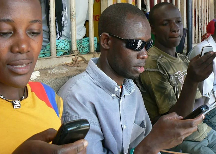 В Зимбабве приостановлены мобильные платежи