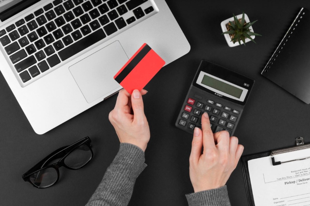 Интерес россиян к POS-кредитам снизился почти вдвое