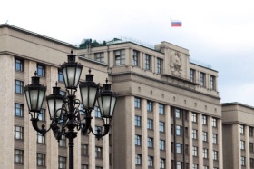 Госдума приняла закон о лимите в 100 тысяч рублей на разовые банковские переводы