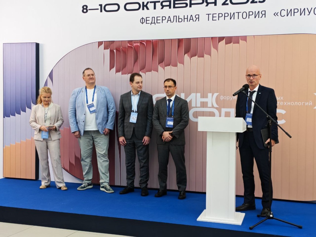 Ассоциация ФинТех, Банк ДОМ.РФ, МКБ, РСХБ и Банк Синара помогут рынку упростить подключение к платформе цифрового рубля