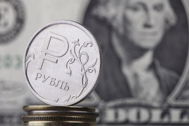 Андрей Костин: сбережения лучше хранить в рублях