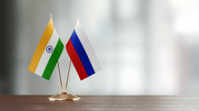 Индийские компании проводят расчеты с Россией в долларах через SWIFT