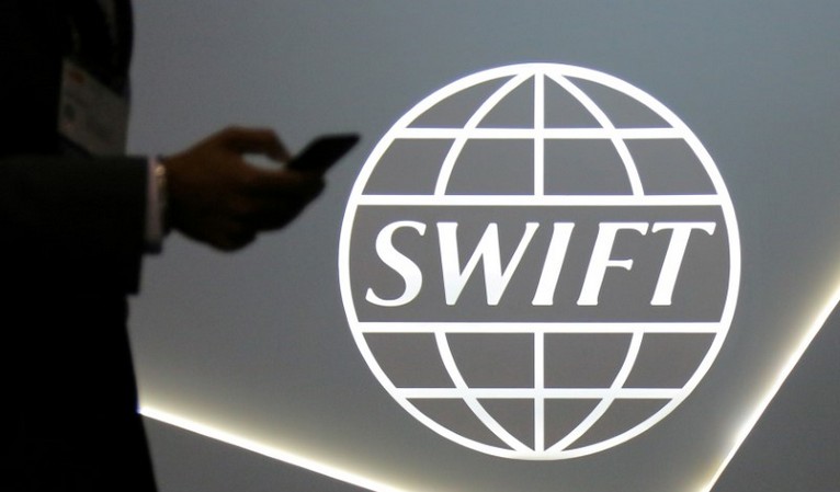 МИД РФ допустил вовлечение SWIFT в «санкционную спираль»
