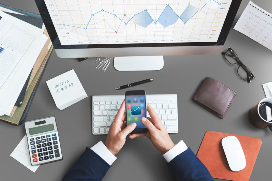 Россияне все чаще отказываются от финансовых услуг офлайн