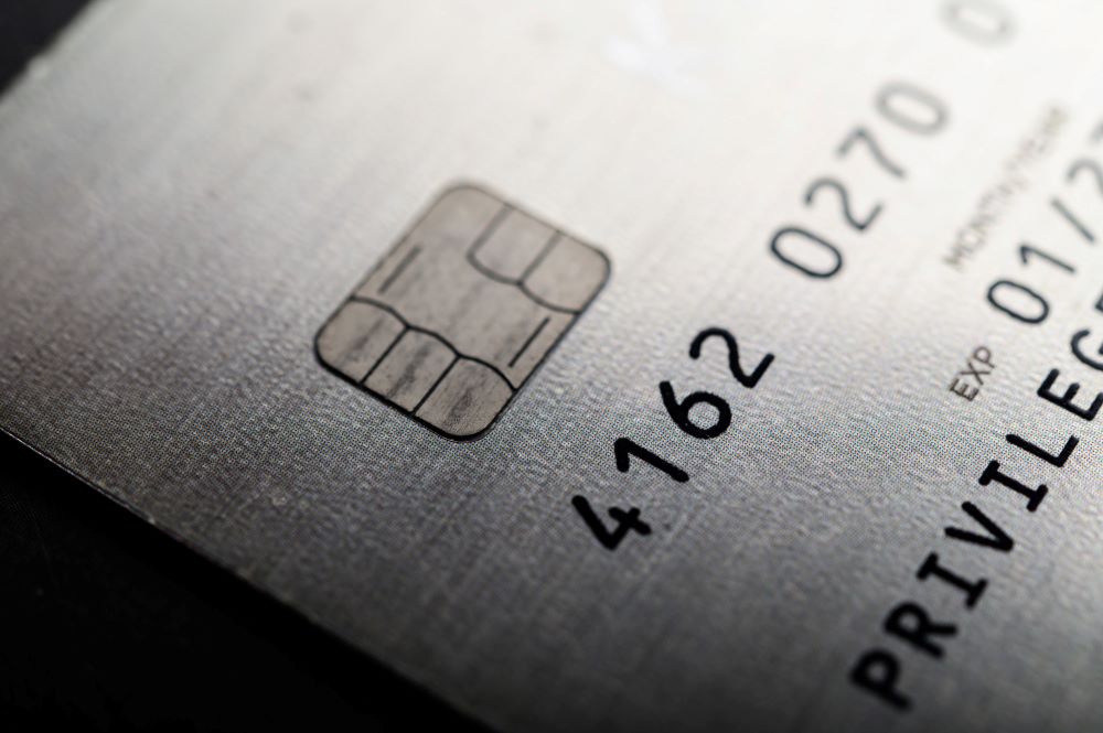 Спрос на услуги МФО и кредитки в гендерные праздники вырастет на 90-200%