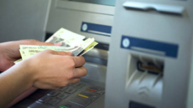 Клиенты ВТБ могут вносить выручку в банкоматах без карт