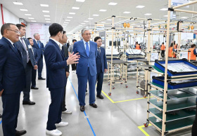 Президент Казахстана посетил завод компании Hyosung Financial System Vina