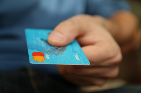Китайские гиганты мобильных платежей добавили поддержку международных кредитных карт