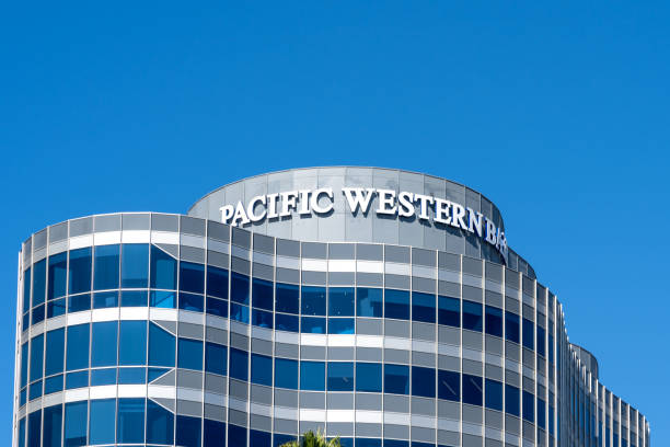 Калифорнийский банк PacWest Bancorp потерял 60% стоимости после сообщения о возможной продаже