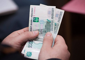 В России вырос средний чек снятия наличных на кассе по картам