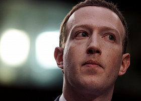 Из-за масштабной утечки с Facebook в интернет попал номер телефона Марка Цукерберга