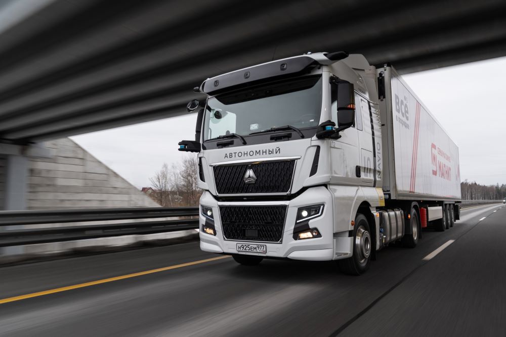 «Магнит» провел испытания автономных грузовиков по трассе М-12