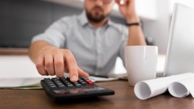 На 18% снизилась за год cредняя сумма в урегулировании задолженности