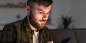 Телефонные мошенники стали детальнее изучать жертв