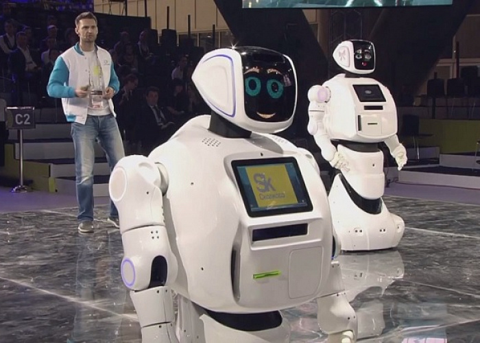 Роботы третьего поколения. Робот Промобот v3. Promobot v3 презентация. Промобот версия 3.
