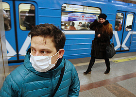 Продажи масок и перчаток в метро снизились на 60%