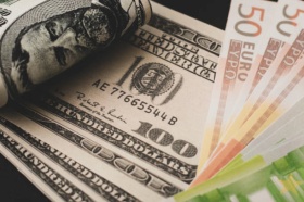 Двух участников международной группы приговорили за перевоз фальшивой валюты