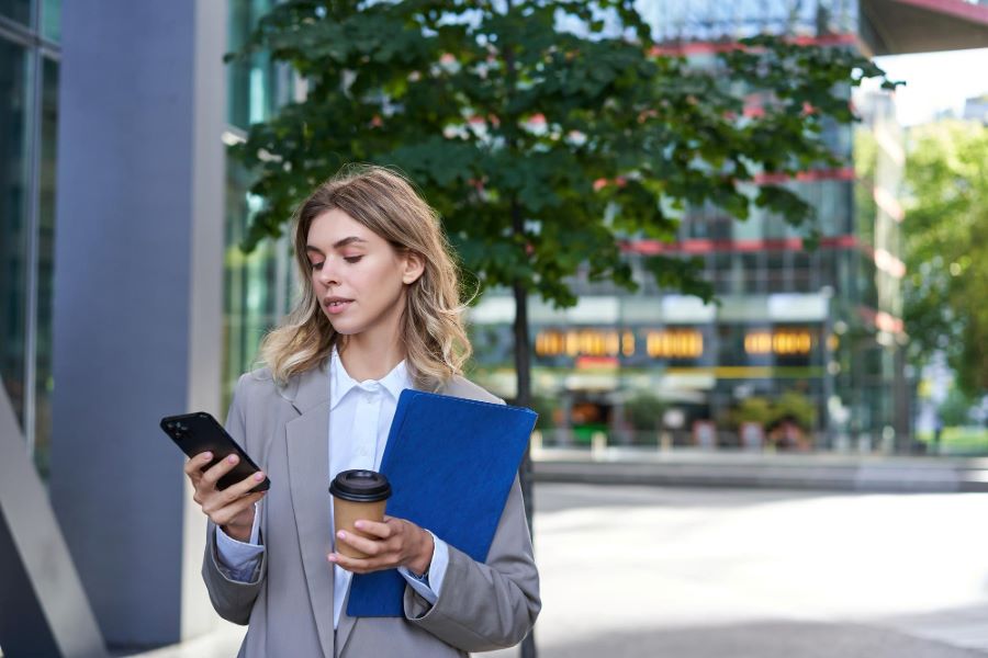 Как бизнес реагирует на рост цен на SMS и блокировки мессенджеров
