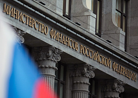 В России могут ввести допкомиссию за переводы за рубеж
