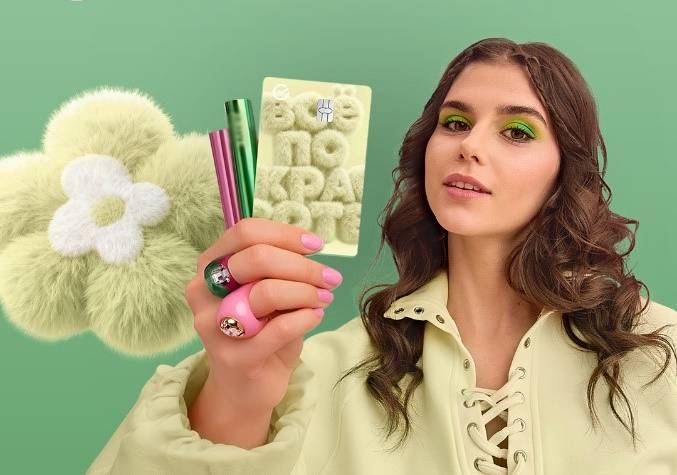 Сбер выпустил молодежную банковскую карту для девушек