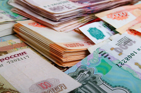 Объем наличных в кассах банков и банкоматах в августе превысил 2 трлн рублей