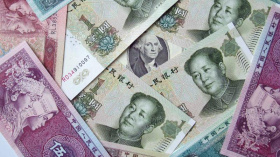 Банкоматы Тинькофф начали принимать наличные юани
