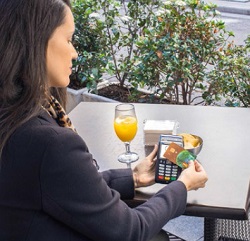 Verifone: продвигая мобильные и бесконтактные платежи в ритейле, или INPAS: 20 лет и 2 млн устройств - рис.1 Verifone: продвигая мобильные и бесконтактные платежи в ритейле, или INPAS: 20 лет и 2 млн устройств - рис.1