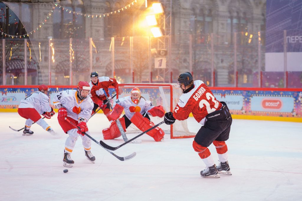 Mastercard и КХЛ провели Бесценный матч на Красной площади - рис.4